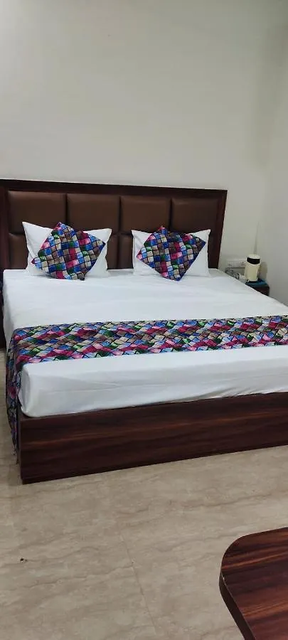 Hotel Taj Village - Taj Mahal Distance Only 700 Meter Agra  Bed & Breakfast Agra (Uttar Pradesh)