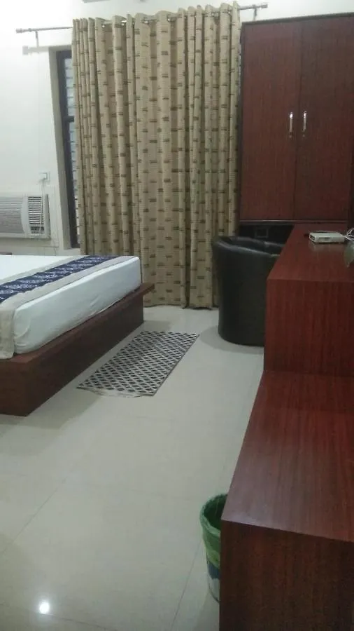 Hotel Taj Village - Taj Mahal Distance Only 700 Meter Agra  2*, Agra (Uttar Pradesh) India